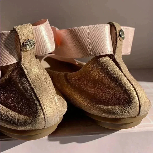 Taryn Rose Powder Metallic Ballet Flat - Picture 6 of 8